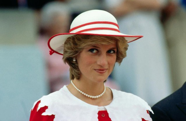 Trước khi kết hôn với Thái tử Charles năm 1981, Diana làm giáo viên mầm non. Ảnh: UK Press.
