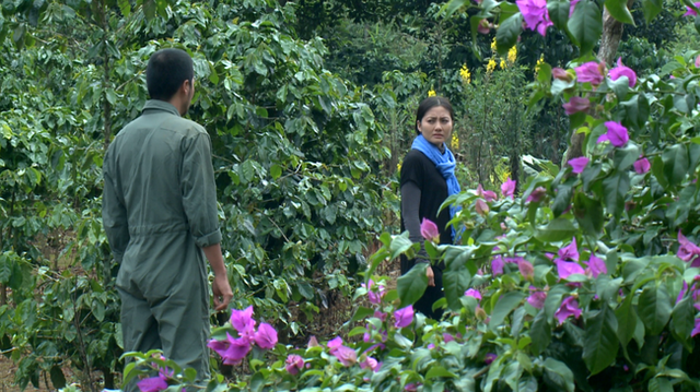 Ngọc Lan vai Hoa trong phim Trang trại hoa hồng