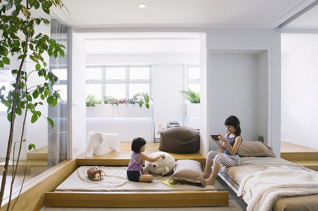 
Tạo không gian phòng ngủ cho các con nhờ thiết kế giường đa năng kết hợp với sàn gỗ.
