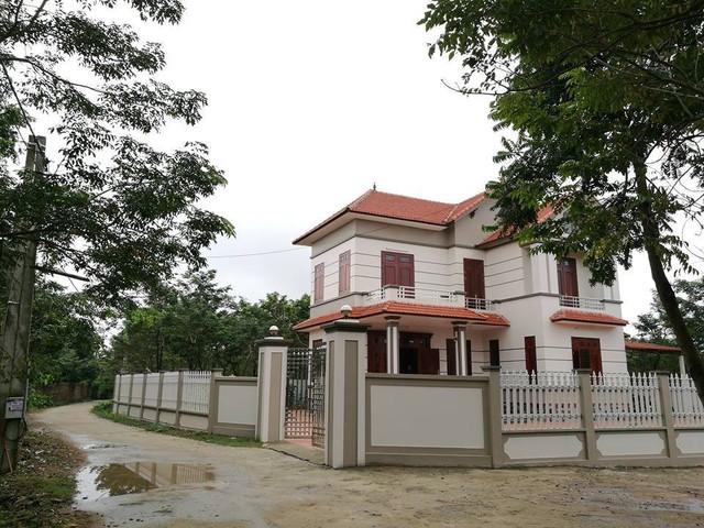 Từ khi có cây sưa, nhiều ngôi nhà lầu đã xuất hiện ở thôn Làng Chanh