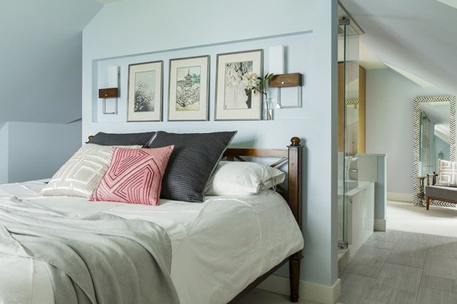 
Với những ai đang sở hữu một căn phòng ngủ có diện tích hạn chế thì hãy thử ngay với gam màu xanh lam nhạt, chắc chắn kết quả sẽ không khiến bạn phải thất vọng đâu.
