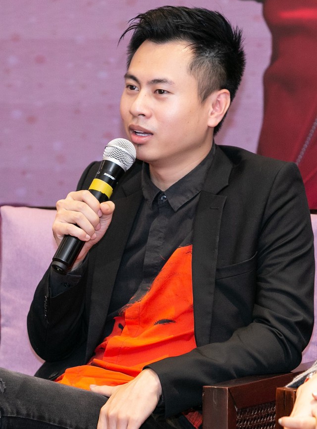Dương Cầm cho rằng Hongkong1 làm nhạc khá nghiệp dư.