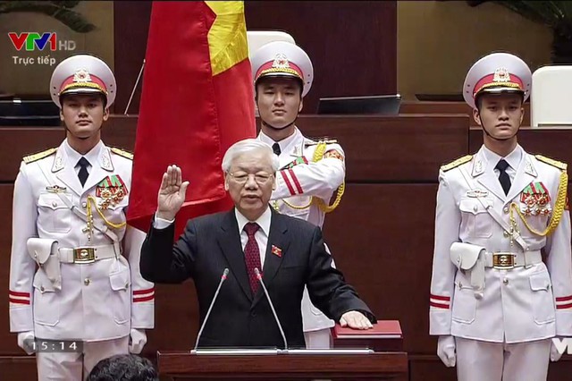 
Chủ tịch nước Nguyễn Phú Trọng tuyên thệ nhậm chức trước Quốc hội và nhân dân.
