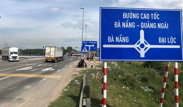 
Cao tốc Đà Nẵng – Quảng Ngãi được thu phí trở lại sau khi sửa chữa hư hỏng. Ảnh: Minh Hoàng
