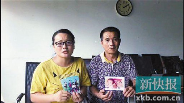 Ông Xiaolins lên truyền hình tìm con trai bị bắt cóc 25 năm về trước.