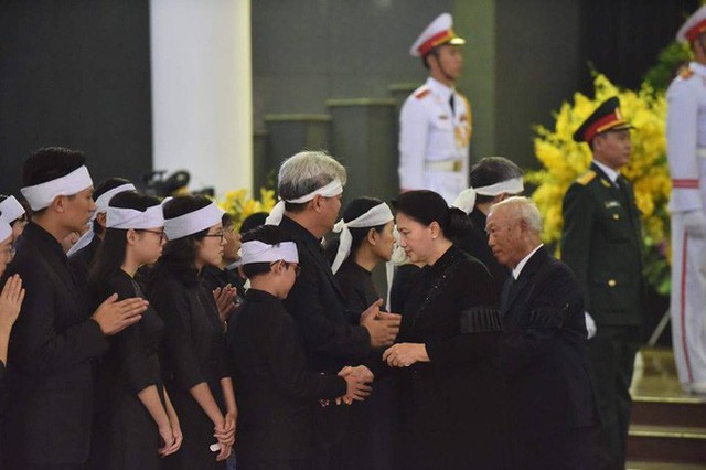 
Chủ tịch Quốc hội Nguyễn Thị Kim Ngân chia buồn cùng gia quyến.
