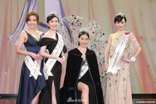 Hai &aacute; hậu được khen l&agrave; đẹp v&agrave; s&aacute;ng h&igrave;nh hơn t&acirc;n hoa hậu. &Aacute; hậu 1 chia sẻ c&ocirc; h&agrave;i l&ograve;ng với kết quả chung cuộc.