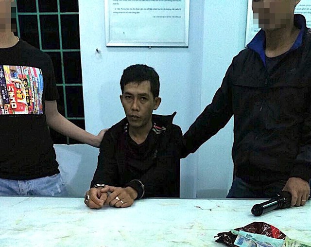 
Ra tù, Vũ trở thành “ông trùm” trong đường dây phân phối thuốc lắc và ma túy tại TP Phan Rang (ảnh do công an cung cấp).
