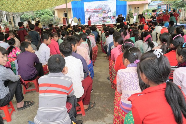“Ngày hội Vui cùng làng nghề” được tổ chức tại trường THCS Cán Chu Phìn, huyện Mèo Vạc, tỉnh Hà Giang.