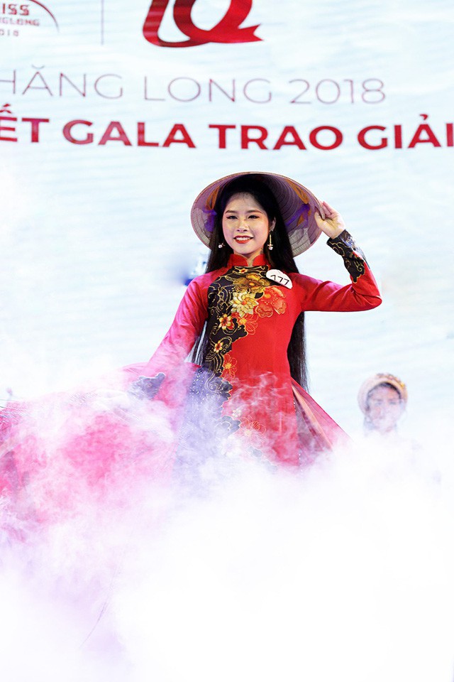 Trần Thị Ánh – nữ sinh ĐH Văn hóa Hà Nội gây ấn tượng với mái tóc dài hiếm có