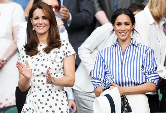 Hai chị em dâu Kate và Meghan, chia nhau vị trí thứ 4 và thứ 6 trong danh sách những người được yêu thích nhất hoàng gia, cùng đi xem Wimbledon hồi tháng 7. Ảnh: UK Press.