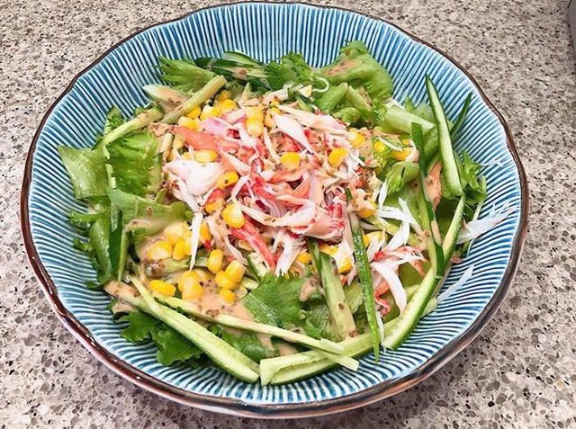 Món salad cua Hà Tăng nấu cho con trai