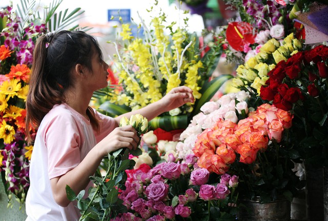 
Nhân viên cửa hàng không tất bật như mọi năm.
