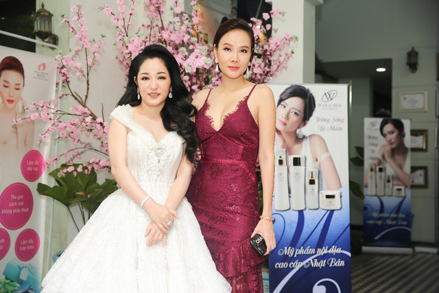 Nghệ sĩ hài Thúy Nga cùng bà chủ Hollywood Beauty Á hậu, siêu mẫu Dương Yến Ngọc