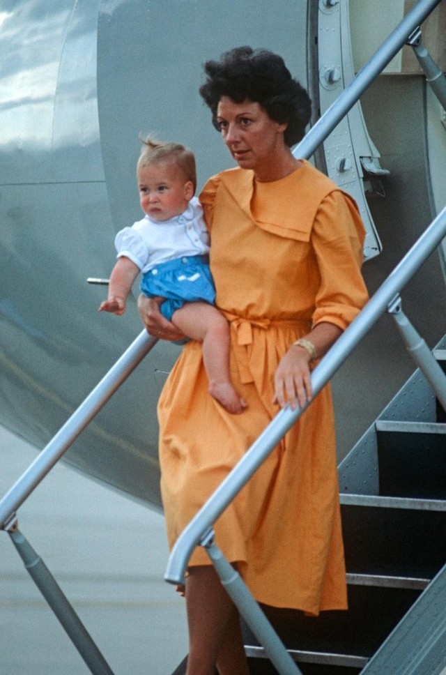 Hoàng tử William được vú nuôi Barbara chăm sóc khi còn nhỏ.