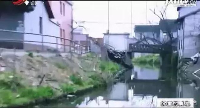 Con s&ocirc;ng nơi ph&aacute;t hiện một x&aacute;c người