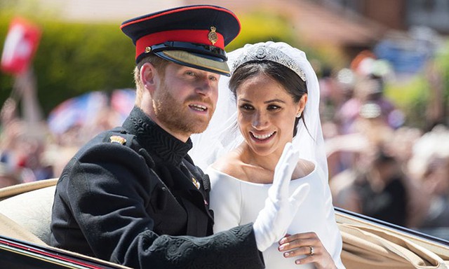 Meghan đội vương miện kim cương của Hoàng hậu Mary trong đám cưới hồi tháng 5 tại lâu đài Windsor. Ảnh: AP.