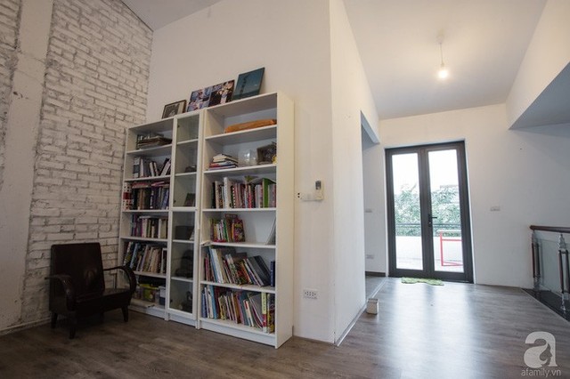 
Bất kỳ góc nhỏ nào trong nhà đều có thể trở thành nơi đọc sách lý tưởng.
