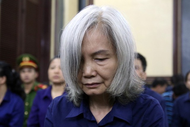
Bà Nguyễn Thị Kim Xuyến (Phó tổng giám đốc Ngân hàng Đông Á) tại phiên xử.
