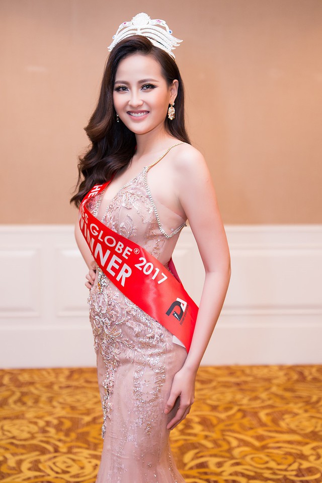 Khánh Ngân từng thi Hoa hậu Việt Nam, Hoa hậu Hoàn vũ, Hoa khôi Du lịch Việt Nam trước khi tấn công đấu trường quốc tế và giành chiến thắng tại Miss Globe 2017. Ảnh: BTC.