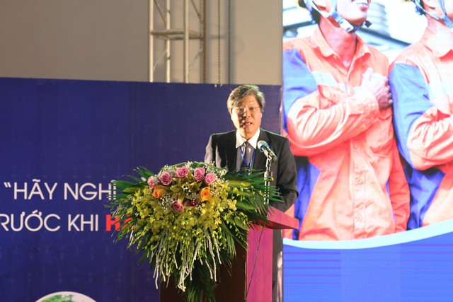 
Ông Lê Minh Tuấn - Phó Tổng giám đốc Tổng Công ty, Trưởng Ban tổ chức Hội thi  phát biểu khai mạc

