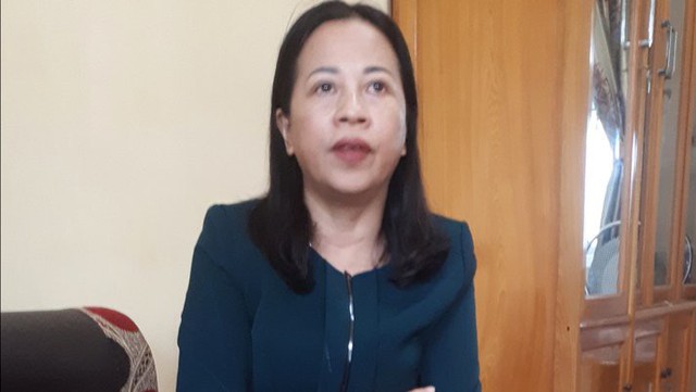 
B&agrave; Cẩm T&uacute;, Hiệu trưởng nh&agrave; trường
