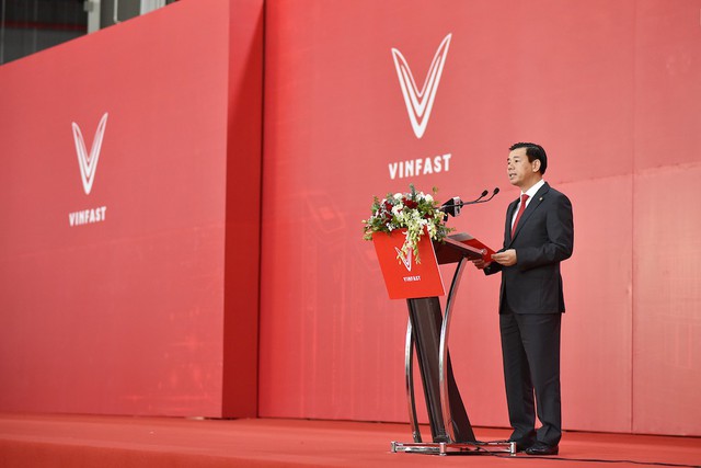 Ông Nguyễn Việt Quang chia sẻ về hoạt động của nhà máy VinFast và dòng sản phẩm xe máy điện thông minh của tập đoàn.