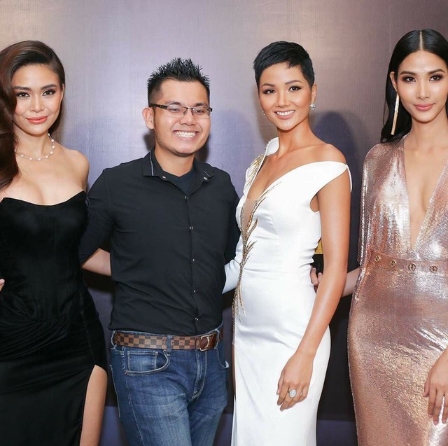 Chuyên gia sắc đẹp Donald Nguyễn cùng các hoa hậu, á hậu của Hoa hậu Hoàn vũ Việt Nam