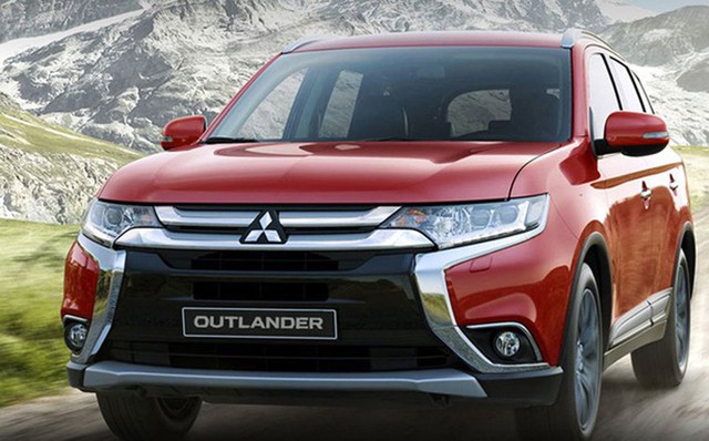 
 Mẫu crossover Mitsubishi Outlander cũng được giảm giá mạnh.
