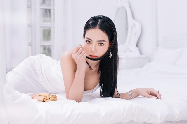 Mạnh mẽ, hết mình trong công việc, nhưng với tình yêu, Thanh Hương thừa nhận cô là người phụ nữ yếu đuối, luôn nhường nhịn chồng.