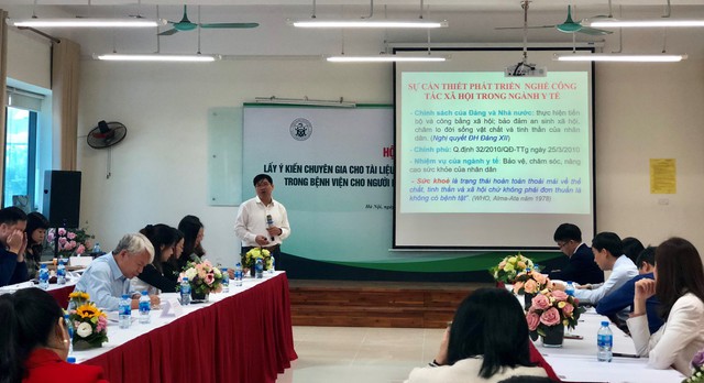 TS. Nguyễn Hồng Sơn, Phó Vụ trưởng Vụ Tổ chức cán bộ (Bộ Y tế) phát biểu tại Hội thảo.