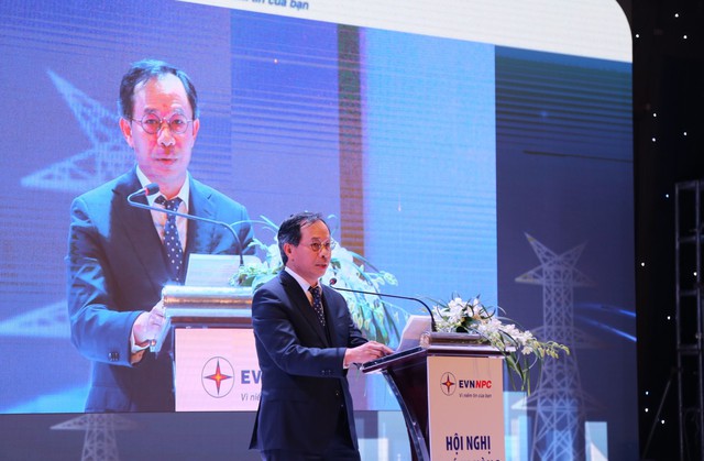 
Ông Thiều Kim Quỳnh - Chủ tịch kiêm Tổng giám đốc Tổng công ty Điện lực miền Bắc đã gửi lời cảm ơn chân thành Quý khách hàng đã tới tham dự Hội nghị
