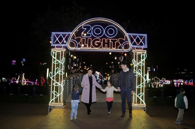 Vườn thú ánh sáng Zoo Light lần đầu xuất hiện tại Hà Nội