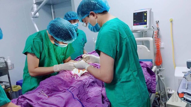Kỹ thuật viên sẽ mất khoảng 30-45 phút để phẫu thuật trích tinh trùng từ tinh hoàn