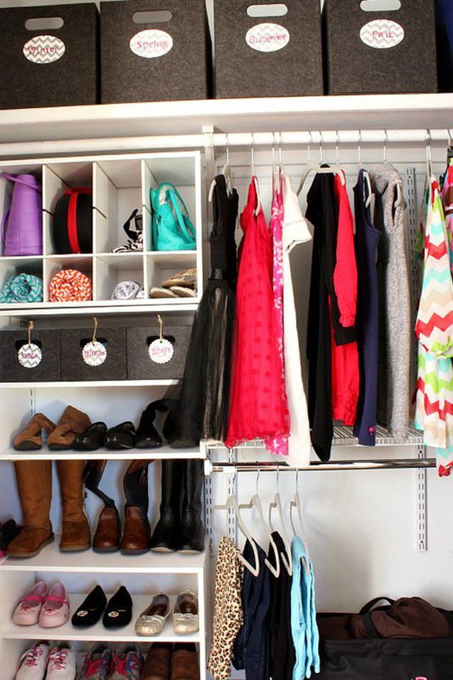 
Hãy đảm bảo tủ đồ của bạn có nhiều ngăn để cất trữ được nhiều nhất đồ đạc của mình.

