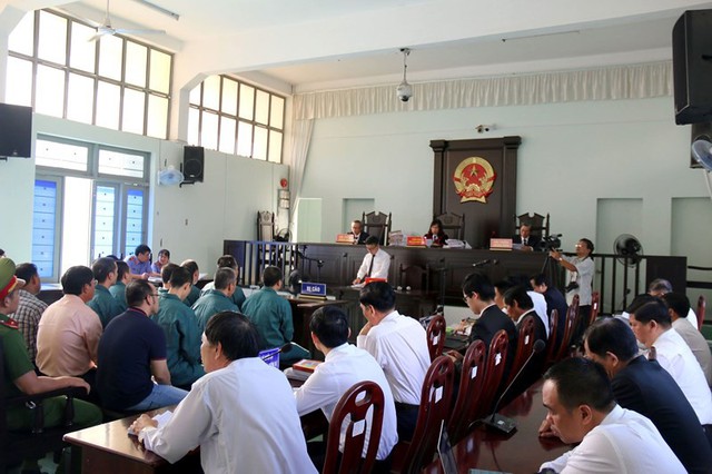 
Quang cảnh phiên tòa
