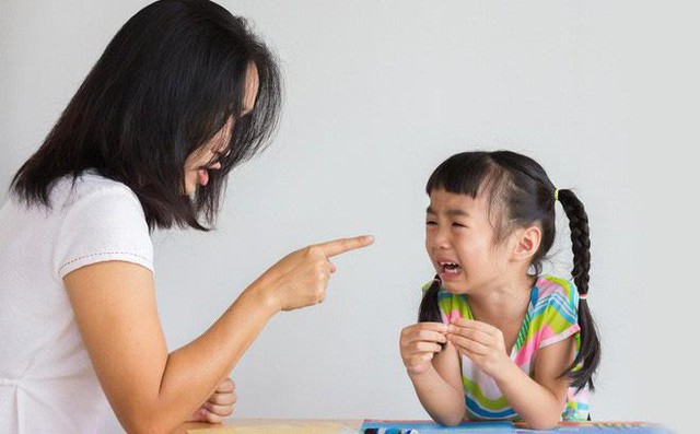 Có một bà mẹ nghiêm khắc, hay la rầy sẽ giúp trẻ vị thành niên thành công nhanh hơn khi trưởng thành.