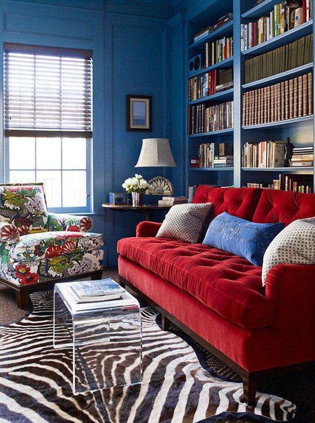 
Sự xuất hiện của những chiếc ghế sofa đỏ trong không gian sống gia đình với hy vọng một năm mới nhiều may mắn.
