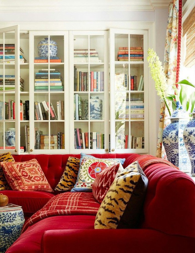 
Bộ ghế sofa đỏ có sức mạnh sưởi ấm không gian sống của mọi gia đình trong tức thì.
