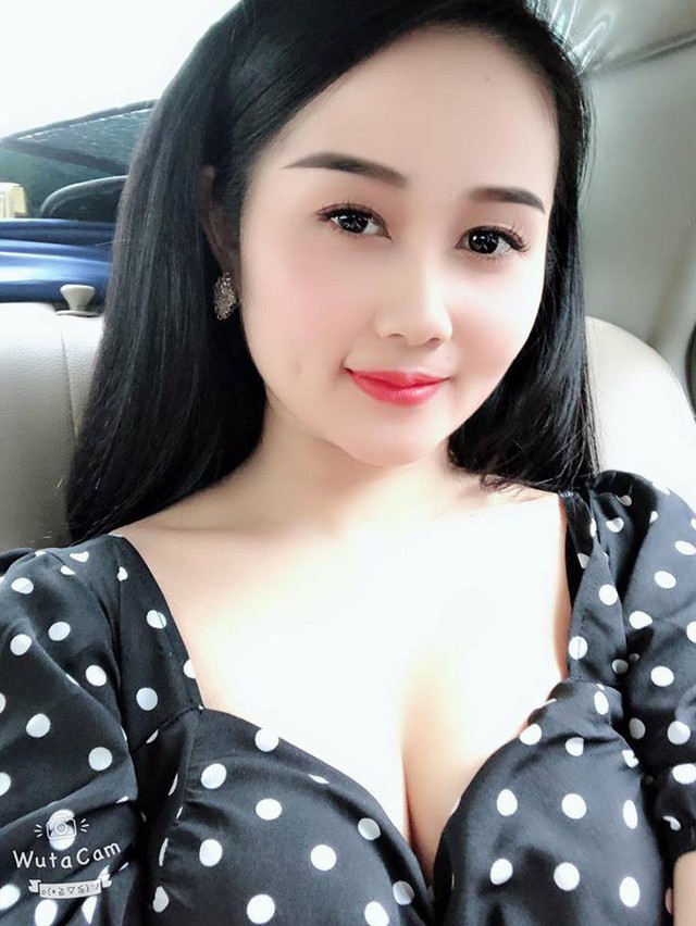 Ngọc Quyên có vóc dáng vô cùng gợi cảm, cuốn hút