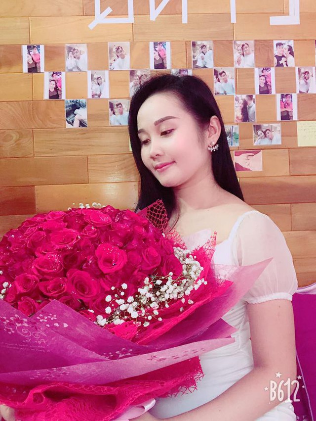 Và rất trẻ trung dù lớn hơn bạn trai 2 tuổi
