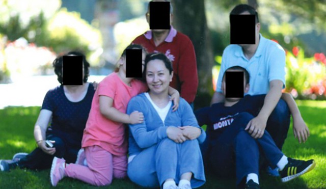 Bà Meng trong một bức ảnh gia đình chụp ở Vancouve. Ảnh: Tòa án Tối cao British Columbia