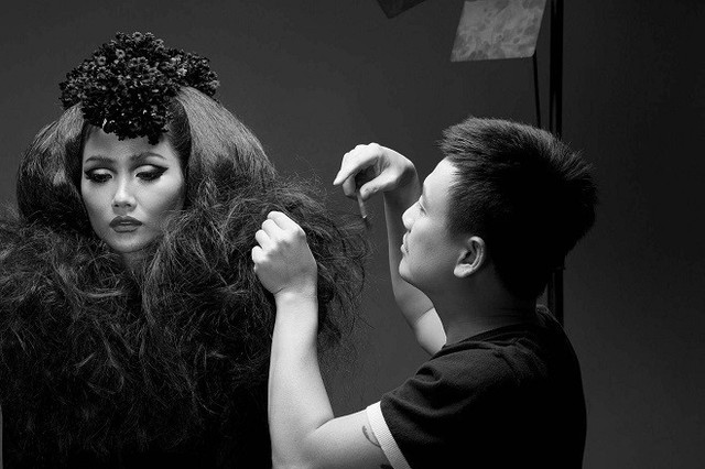HHen Niê và nhà tạo mẫu tóc Don Hau.