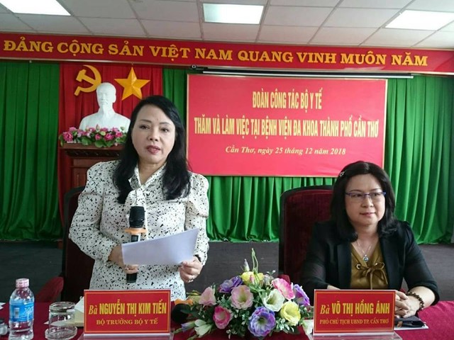 Bộ trưởng Nguyễn Thị Kim Tiến đánh giá cao môi trường xanh, sạch, đẹp của Bệnh viên Đa khoa Thành phố Cần Thơ