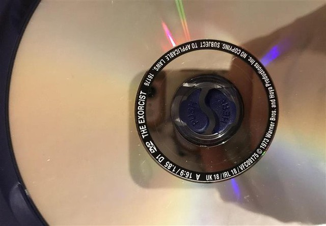 Chiếc đĩa DVD mà Beth đã mua.