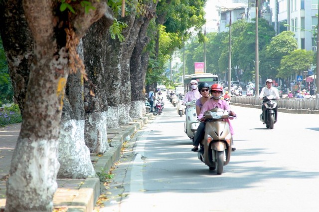 Dù đã sang đông, những ngày qua thủ đô Hà Nội vẫn nắng nóng như mùa hè. Hình minh họa