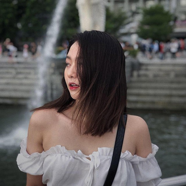 C&ocirc; chia sẻ: &ldquo;M&igrave;nh muốn thay đổi bản th&acirc;n để c&oacute; thể tự tin hơn. M&igrave;nh cũng mất một khoảng thời gian kha kh&aacute; để c&oacute; thể giảm được 10kg. Thực sự th&igrave; để c&oacute; thể t&igrave;m lại v&oacute;c d&aacute;ng mơ ước th&igrave; cần sự quyết t&acirc;m cao độ, chăm chỉ tập luyện thể dục v&agrave; duy tr&igrave; chế độ ăn uống hợp l&yacute;&rdquo;.