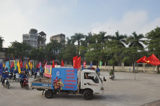 
Các đoàn viên, thanh niên, tình nguyện viên Thủ đô hưởng ứng Lễ phát động. Ảnh: Phương Thu
