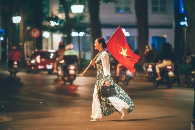 
Bức ảnh g&acirc;y b&atilde;o mạng x&atilde; hội h&ocirc;m nay của NSƯT Chiều Xu&acirc;n. (Ảnh: Kh&ocirc;i Minh).
