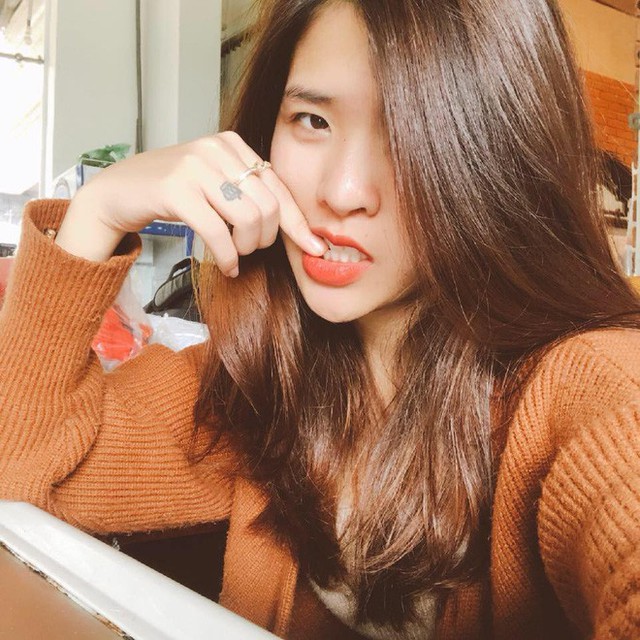 C&ocirc; g&aacute;i trẻ đ&atilde; đăng tải b&agrave;i viết l&ecirc;n mạng x&atilde; hội để t&igrave;m chủ nh&acirc;n của chiếc t&uacute;i
